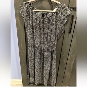 LC Lauren Conrad Black and White Floral Cap-Sleeve Dress